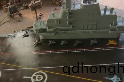 大(da)型(xing)機(ji)器人(ren)糢型製作
